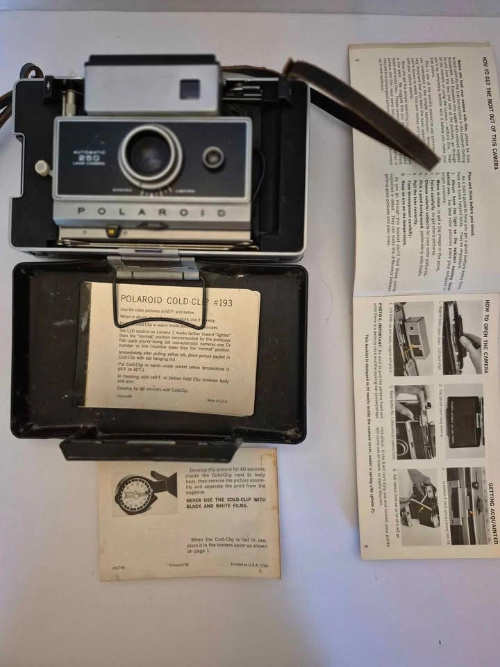 Polaroid Automatic 250 Land Camera - photo 4