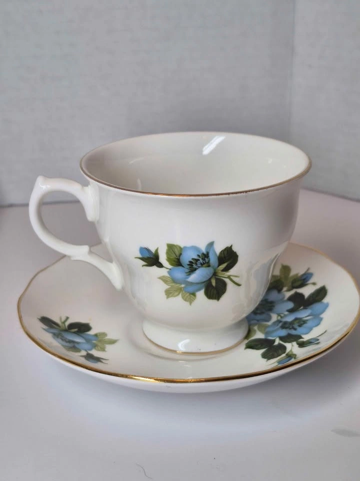 Vintage Mixed Lot Tea Cups and Saucers - photo 5