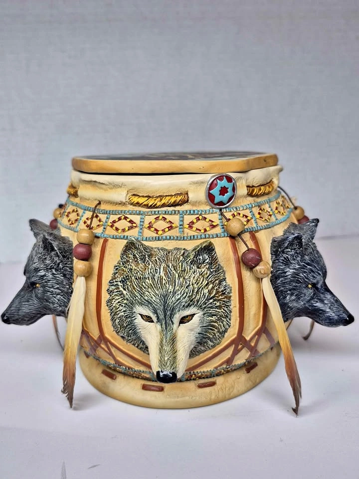 The Bradford Exchange Spirit of the Wolf Sacred Keepsake Box