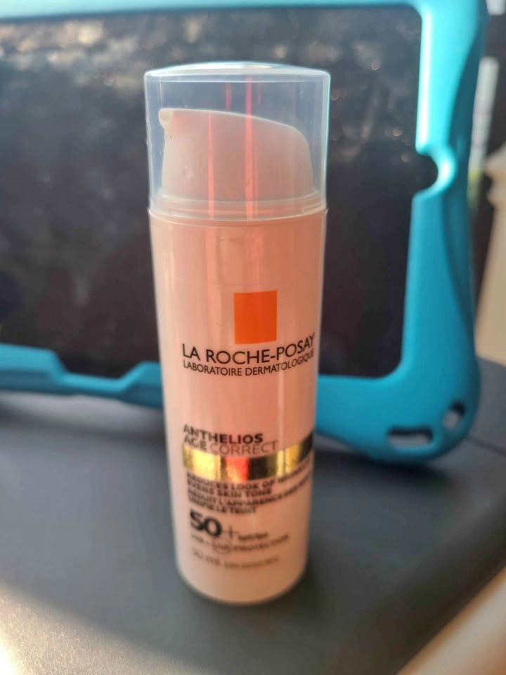 3 La Roche-Posay Anthelios Age Correct SPF 50