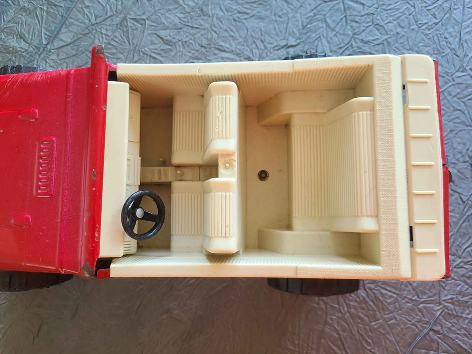 Vintage 1970's Tonka Jeepster Metal Toy Truck - photo 4