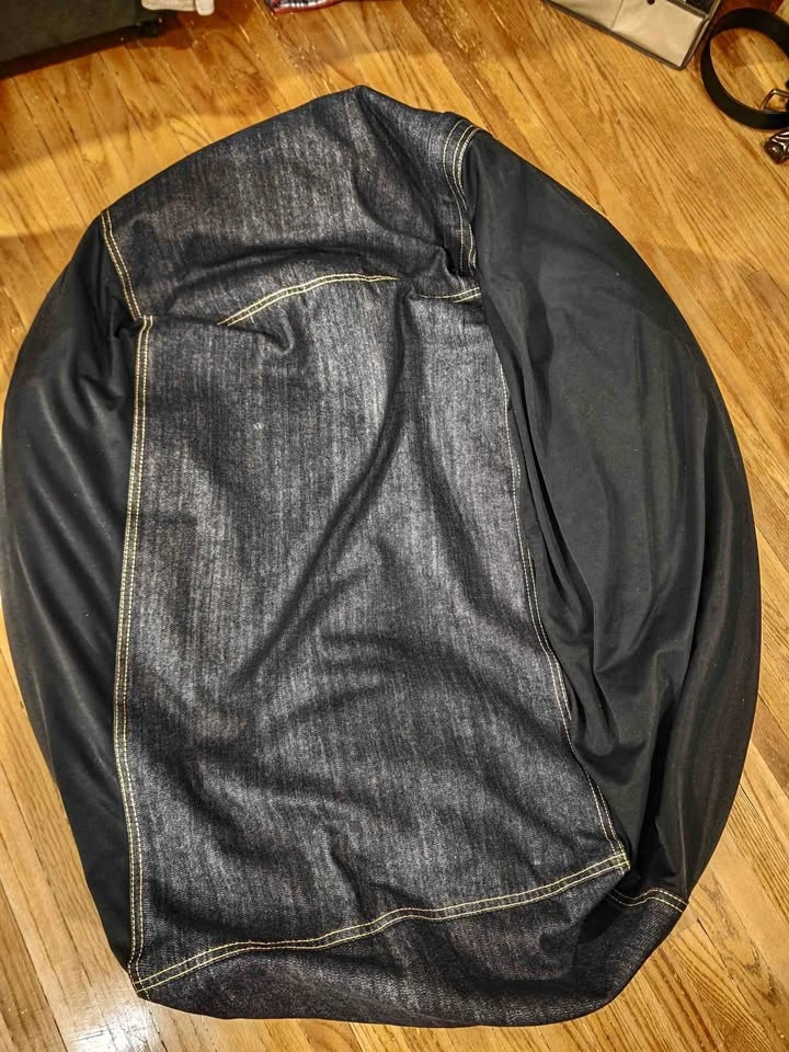 Muji body fit cushion/bean bag