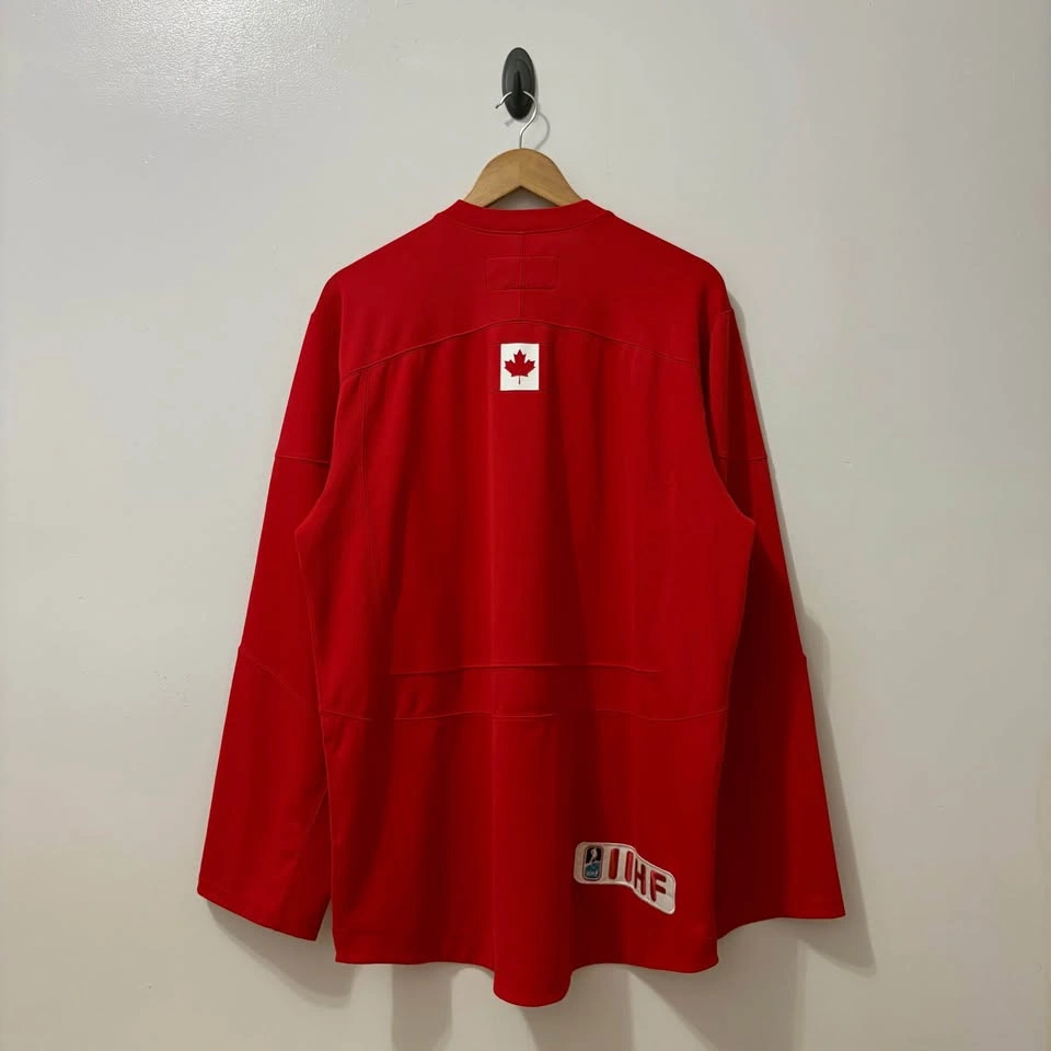 Vintage Nike Team Canada Hockey Jersey Size Medium - photo 4