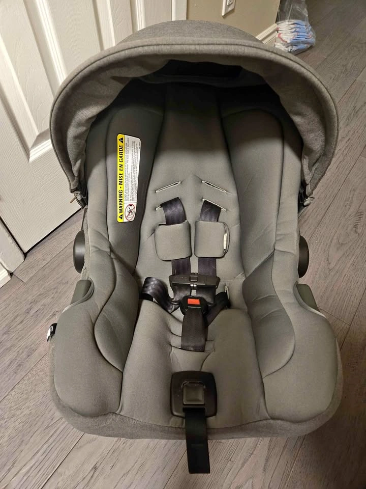 Nuna Pipa Infant Car Seat and Base