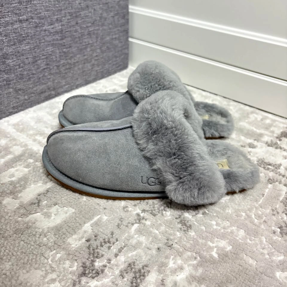 UGG SCUFFETTE SLIPPERS