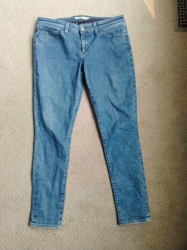 Levi's 711 women's Skinny Jeans Size 32
