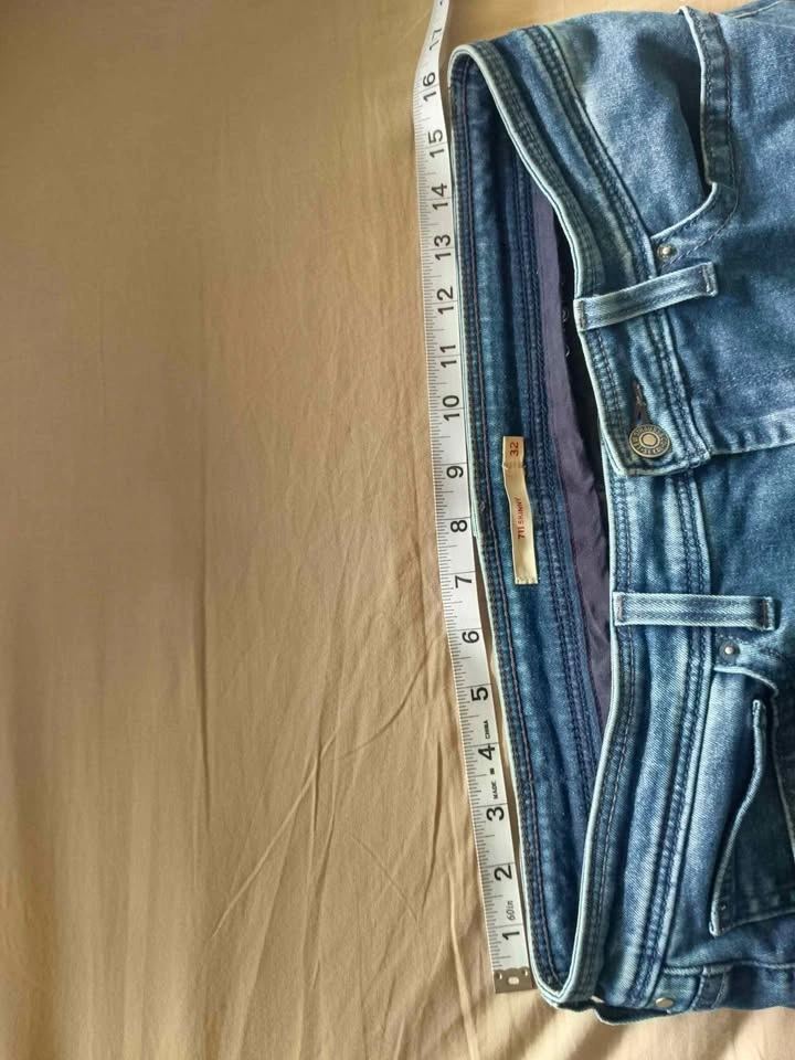 Levi's 711 women's Skinny Jeans Size 32 - photo 3