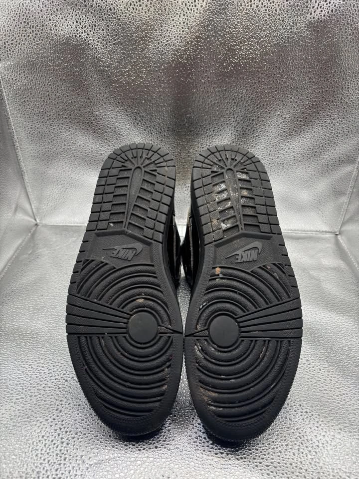 Air Jordan 1 high og black metallic gold - photo 3