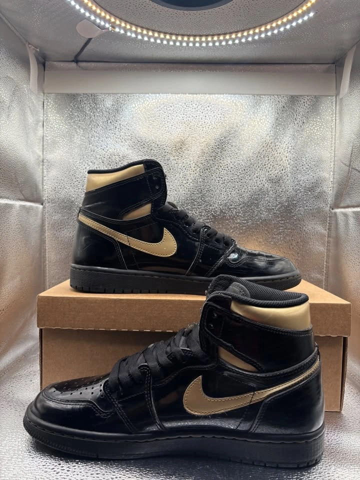 Air Jordan 1 high og black metallic gold - photo 5