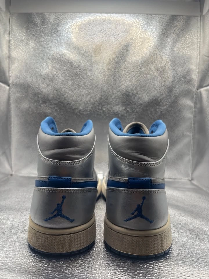 Air Jordan 1 mid wolf grey sport blue - photo 4