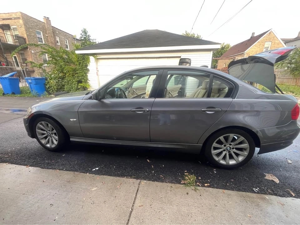 2011 BMW 3 Series · 328i Sedan 4D - photo 3