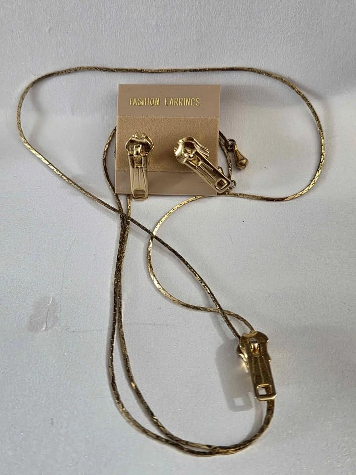 Gold tone zipper Lariat/ Bolo style necklace with matching earri