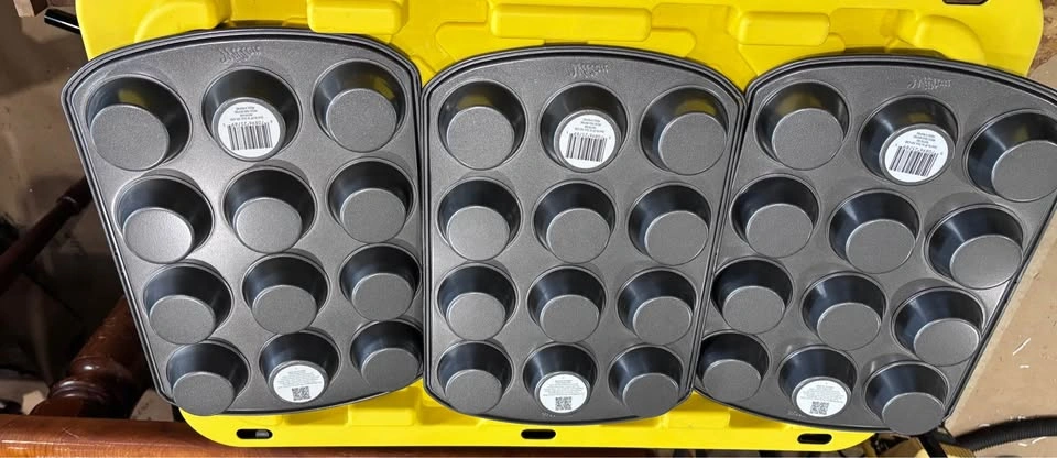 Wilton Perfect Results Nonstick 12-Cup Muffin Pan - 3 Pack - photo 2