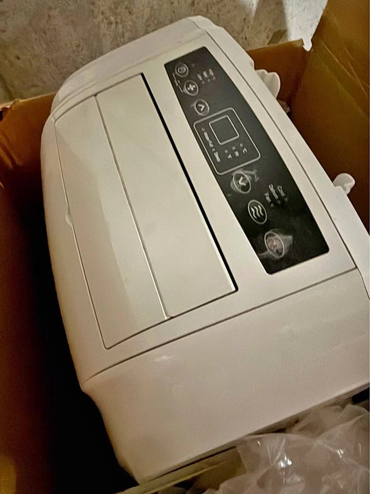Costway 11,500 BTU portable AC air conditioner