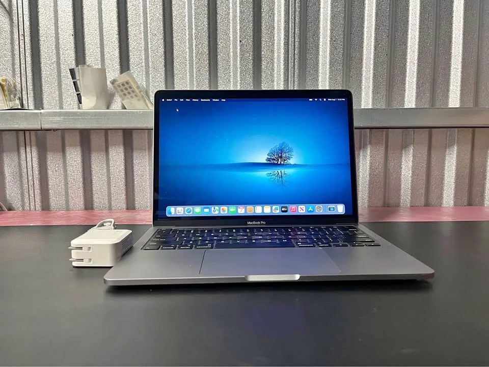 2020 13” MacBook Pro - 16GB Ram 500GB SSD thumbnail