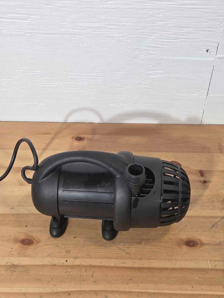 Aquascape AquaSurge 2000 Pond Pump - photo 2