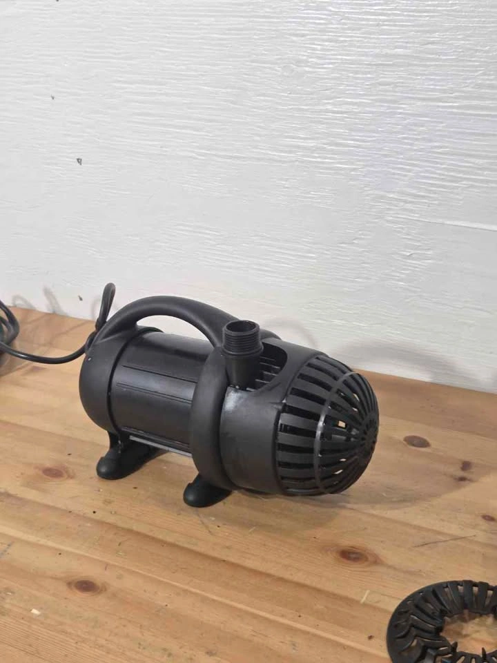 Aquascape AquaSurge 2000 Pond Pump - photo 3