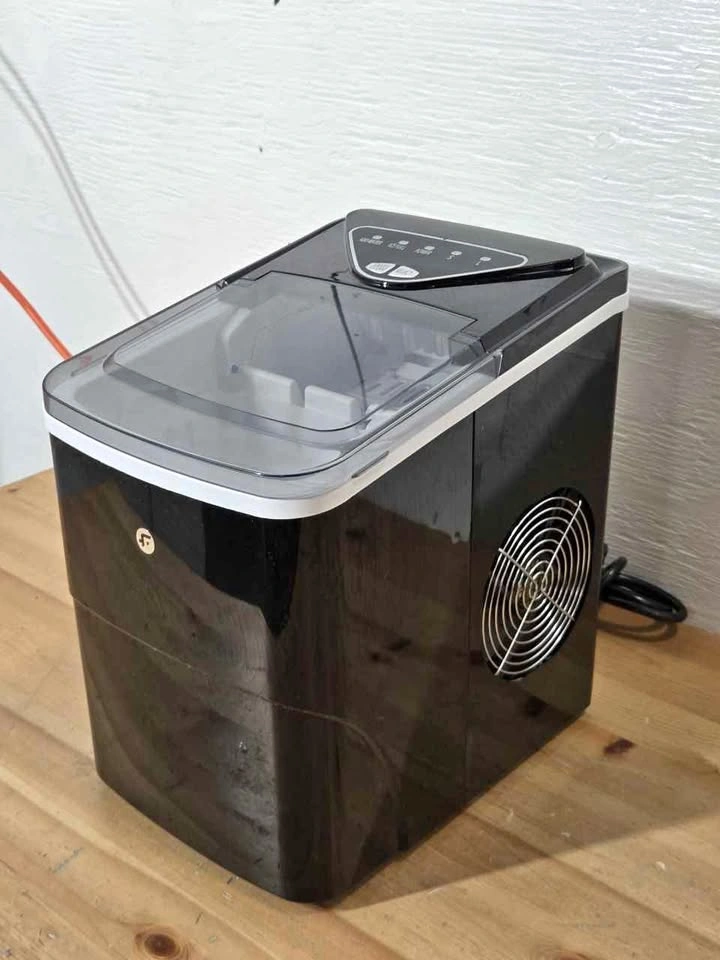 Ice Maker Countertop with Self-Cleaning Function