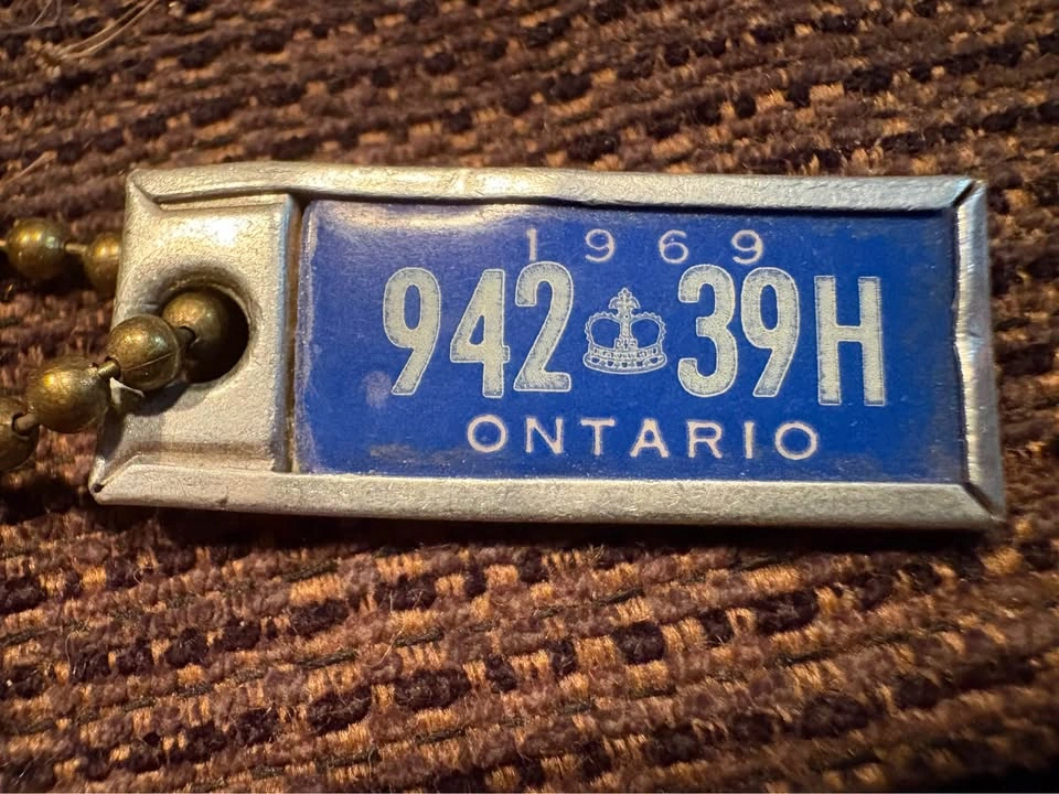 Vintage 1969 Ontario License Plate Keychain – War Amps Key Tag - photo 3