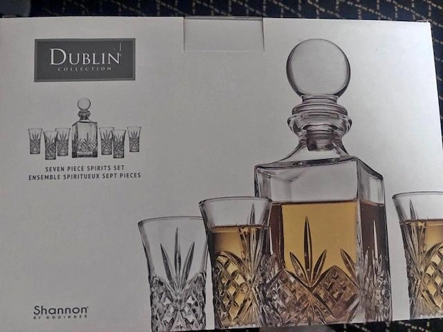 New Godinger Decanter and Shot Glass Set