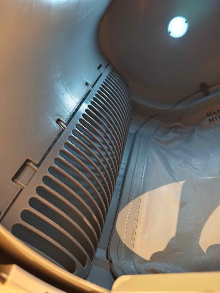 [MOVING SALE] Like New EYESUN Smart Self-Cleaning Cat Litter Box - photo 3