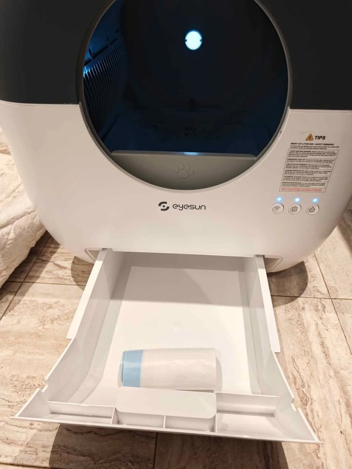 [MOVING SALE] Like New EYESUN Smart Self-Cleaning Cat Litter Box - photo 4