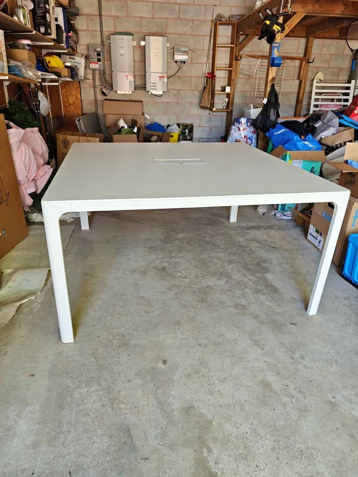 IKEA BEKANT Square Conference Table / Desk (140x140 cm)