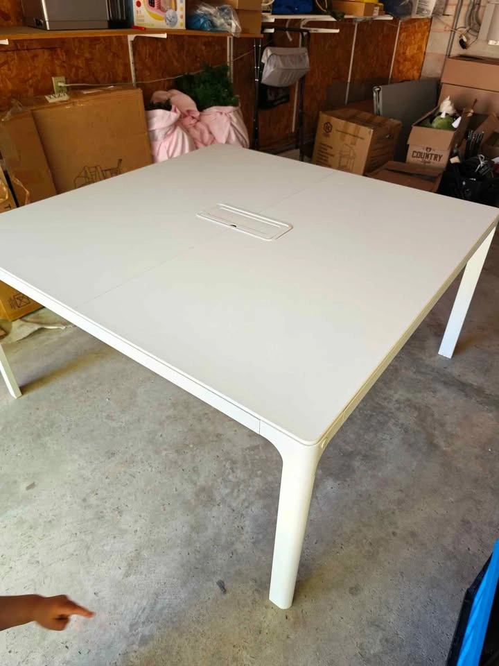 IKEA BEKANT Square Conference Table / Desk (140x140 cm) - photo 3