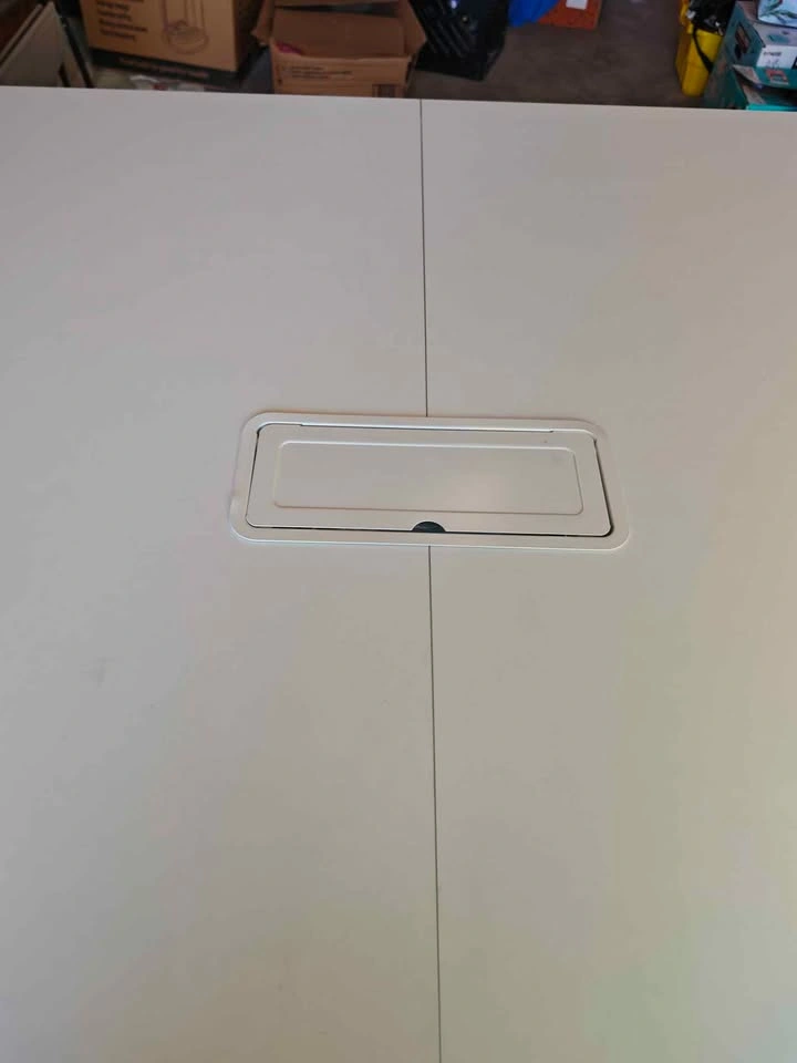 IKEA BEKANT Square Conference Table / Desk (140x140 cm) - photo 4