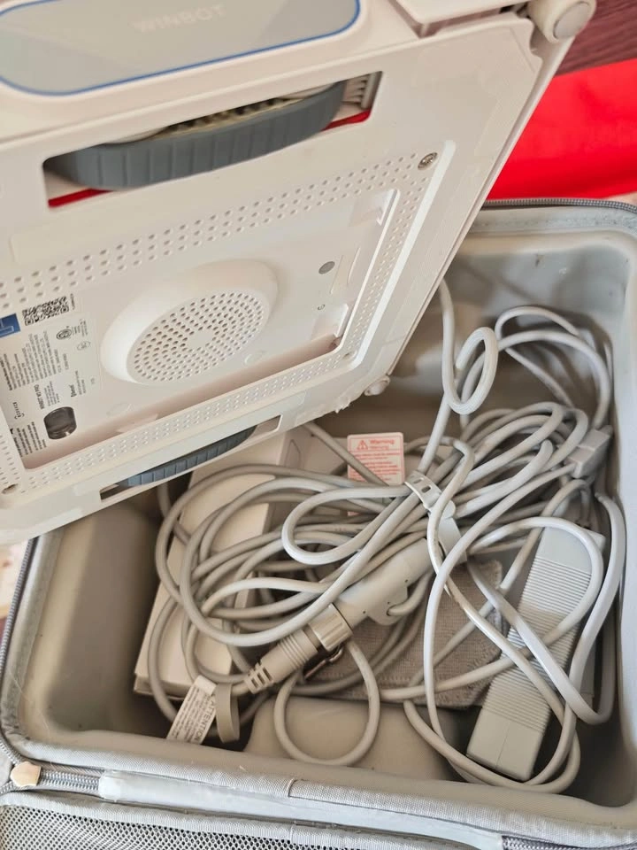 [LIKE NEW] ECOVACS WINBOT W2 PRO Window Cleaning Robot - photo 3