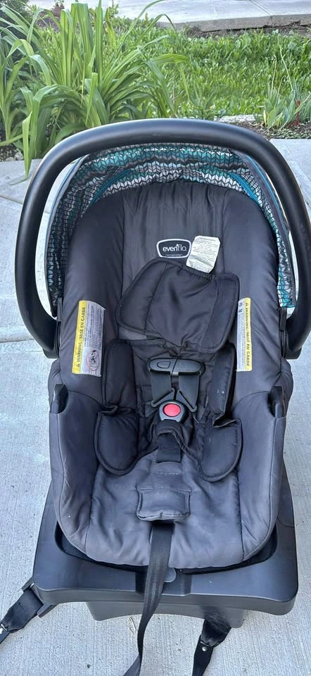 Evenflo Infant Car Seat with Base – Clean – Expires 2028