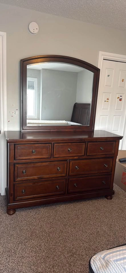 Dresser mirror and Chelsea Dresser bought from Brick - photo 2