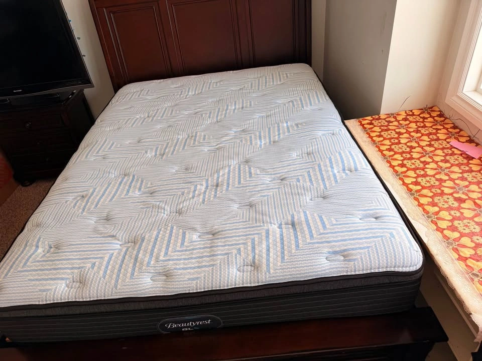 Beautyrest GL5 Pillowtop Mattress – Like New - photo 2