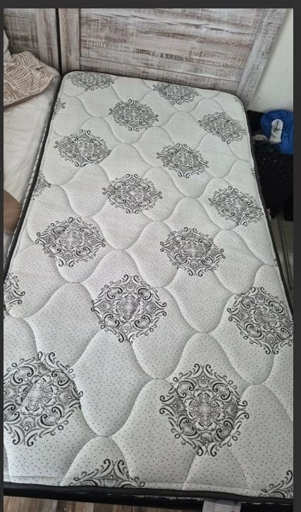 Rustic Whitewash Twin Bed (Includes Mattress & Box Spring) - photo 2
