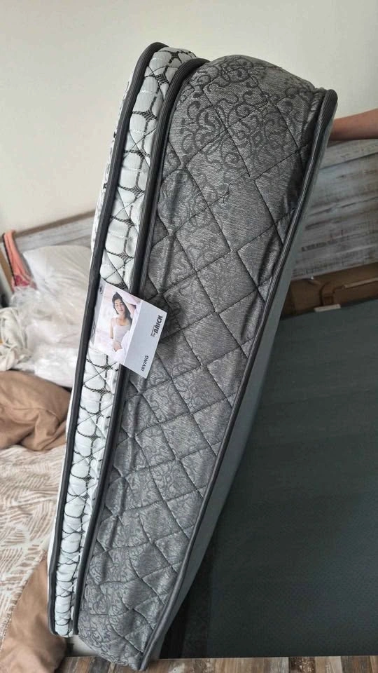 2 Rustic Whitewash Twin Beds with Mattresses & Box Springs - photo 4