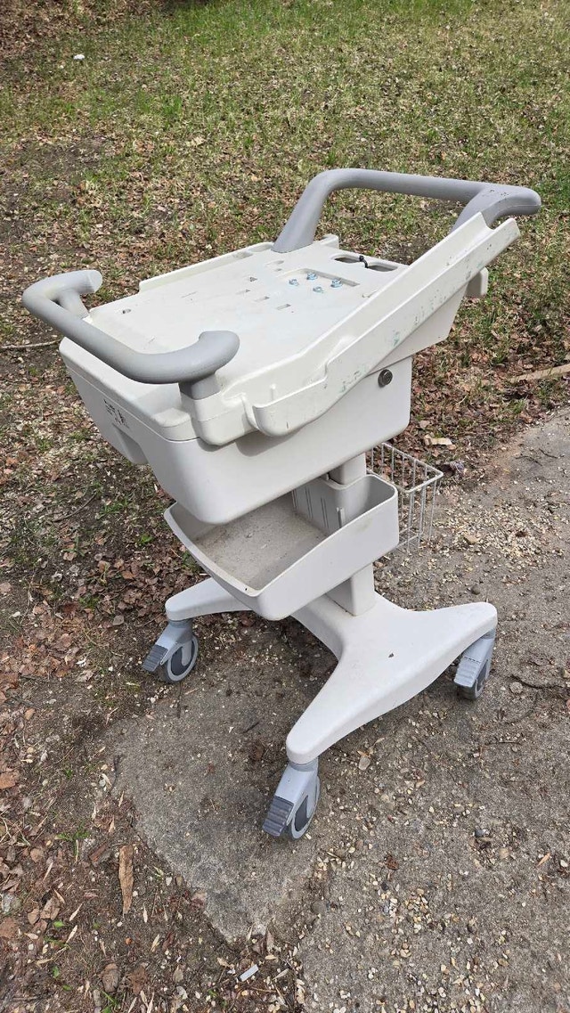 Power Tool Cart 21x24x34 inch ex Medixal