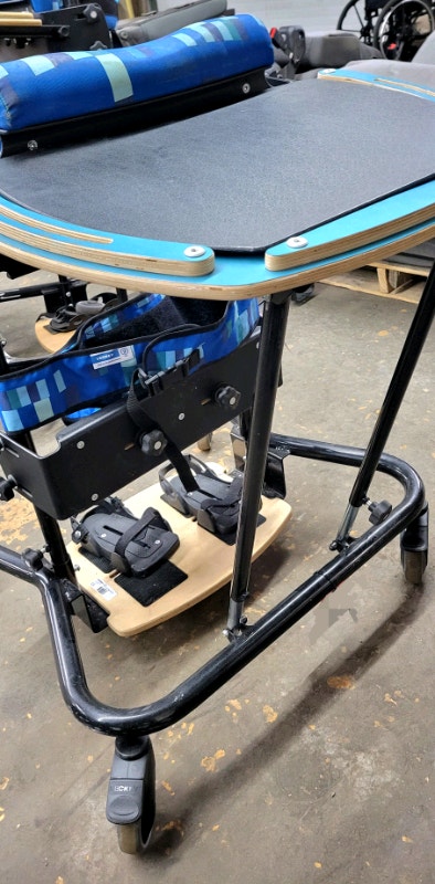 Size 2 LECKEY FreeStander Upright Stander with tray - photo 4