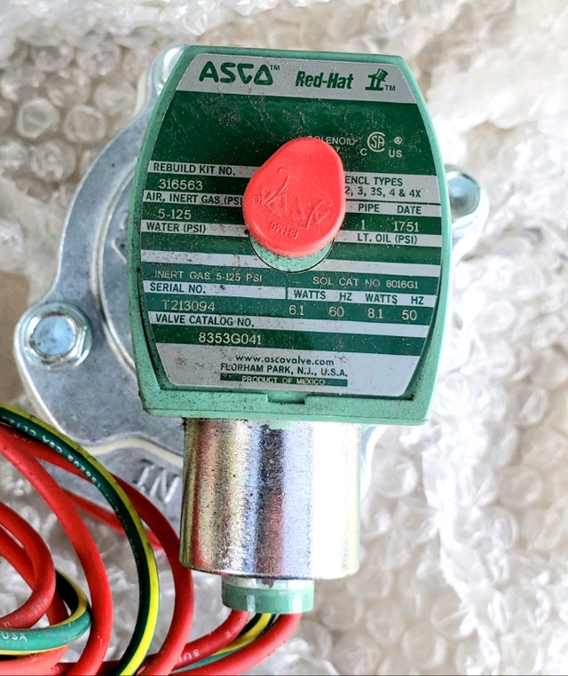 ASCO Red HAT 8353G041 Solenoid Valve 24VDC, 2-Way 1"