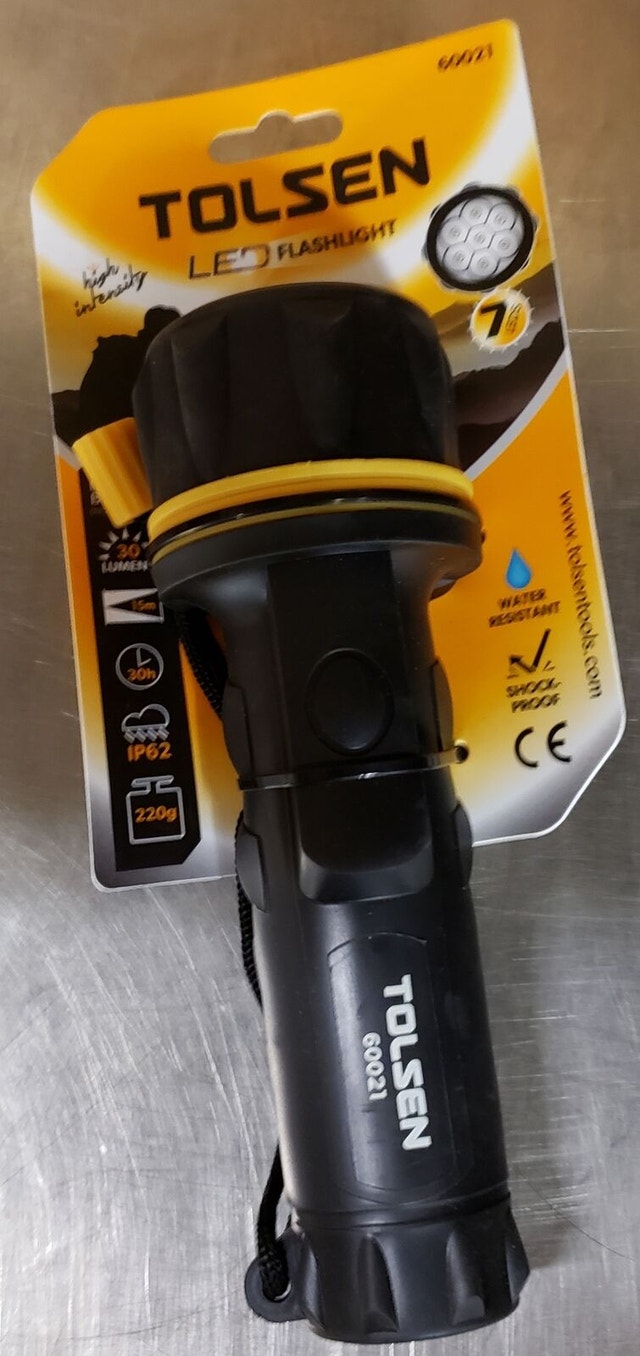 New LED Flashlight uses 2 D cell batteries Tolsen 60020 - photo 2