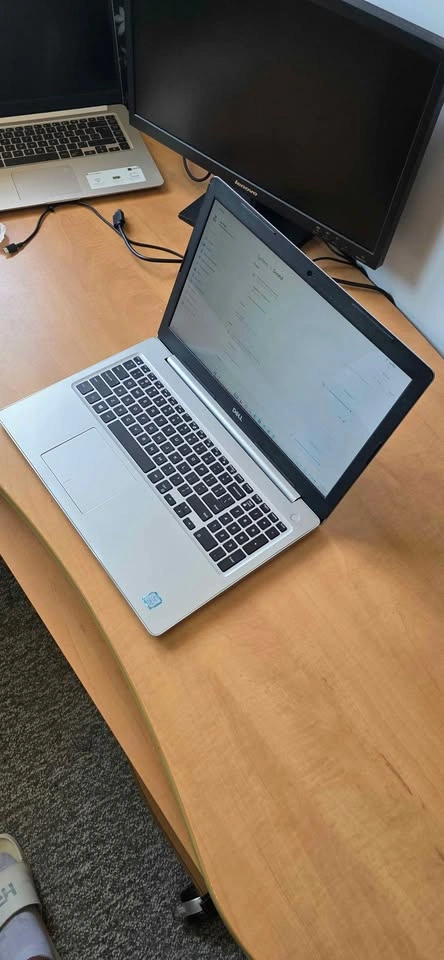 Dell Inspiron 15 (15.6" Touchscreen) | Intel i5 8th Gen / 8GB RA - photo 3