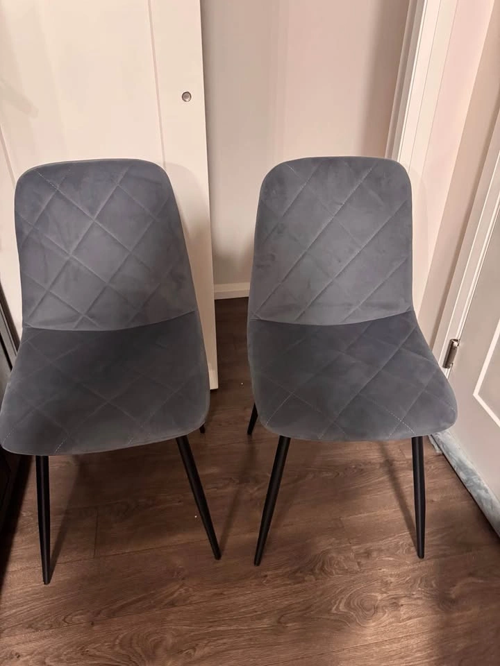 Table and Chair - photo 5