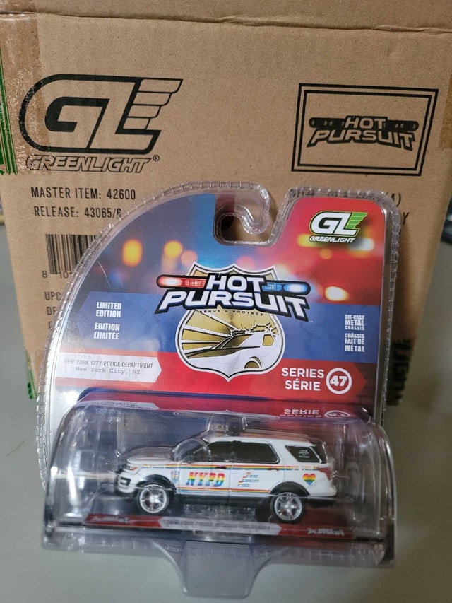 Greenlight Hot Pursuit NYPD Pride Edition