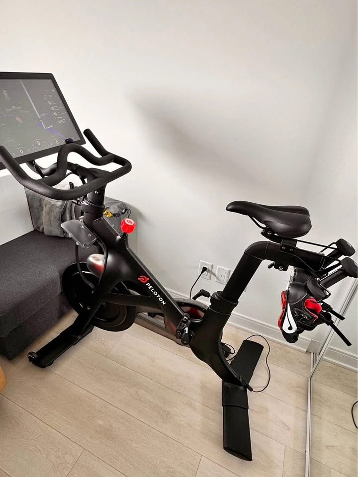 Peloton Bike Indoor Exercise Bike