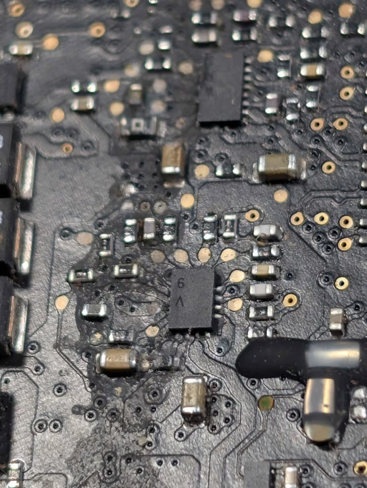 Macbook, iMac, iPad, PS5, and Phone Motherboards - photo 2