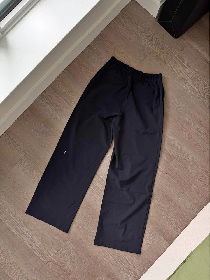 Alo Yoga Pursuit Trouser - Black - photo 3
