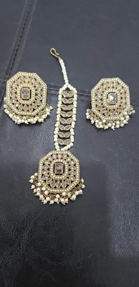 Traditional Punjabi Gold Jewelry Set – Tikka & Earrings - photo 4
