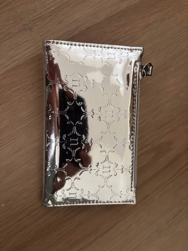 Guess Silver Bifold Wallet - photo 2