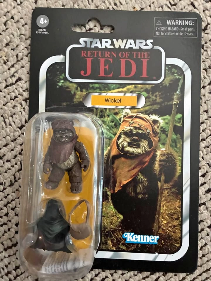 Star Wars The Vintage Collection Wicket (VC27) 3.75-inch action