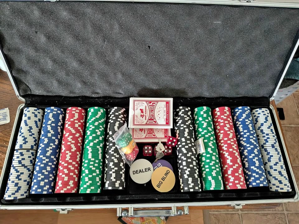 500 Piece Poker Chip Set with Aluminum Case