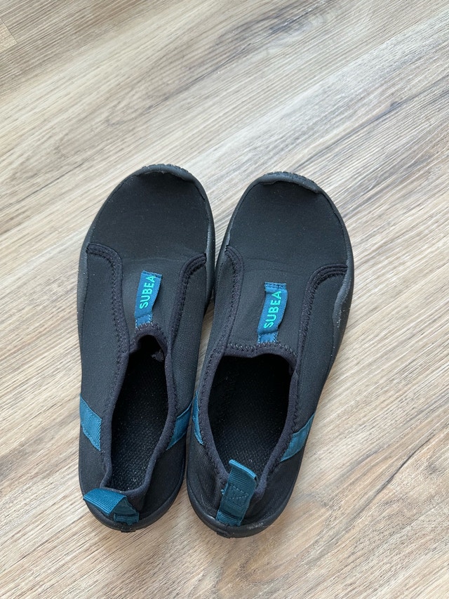 Aquashoes Size: US 4-5 / EU 36-37